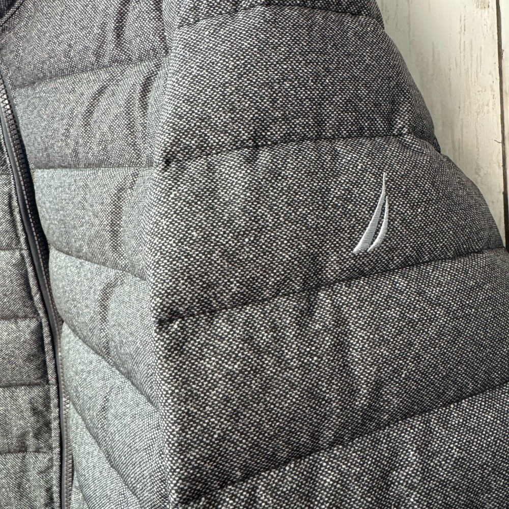 Nautica Men's Gray/Navy blue Reversible Puffer Jacket size medium - Picture 2 of 12